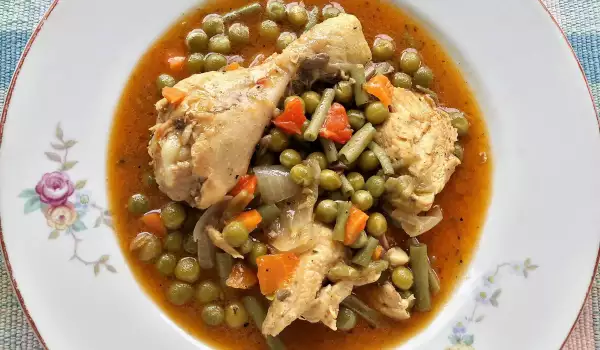 Пиле със зелен фасул, грах и камби