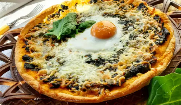 Пица с яйце и спанак
