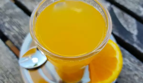 Студен пунш с ром и портокалов сок