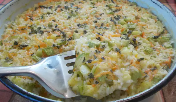 Постен ориз с тиквички на фурна
