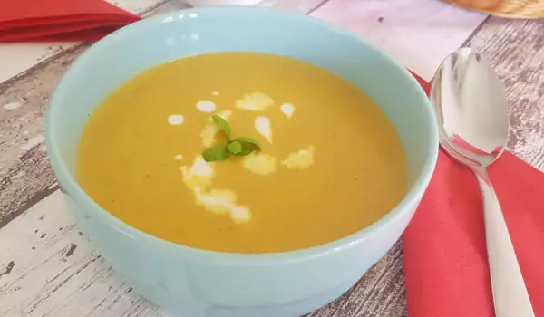 Постна картофена супа с куркума
