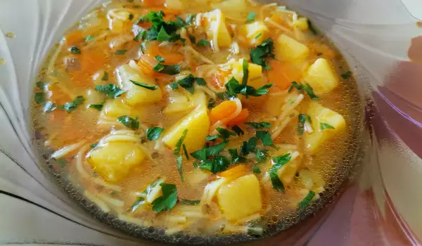 Постна картофена супа с куркума