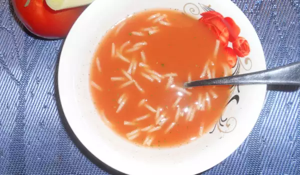 Лека доматена супа с фиде за постите