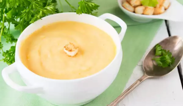 Различна картофена крем супа