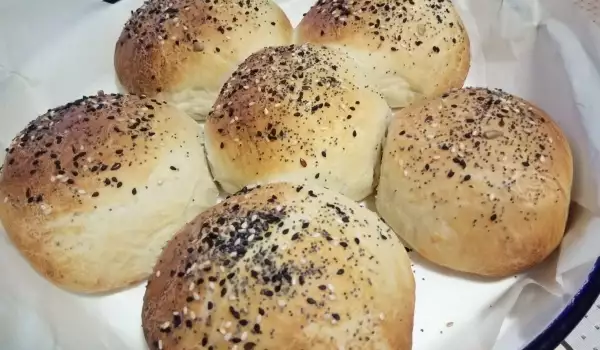 Пухкави хлебчета със семена