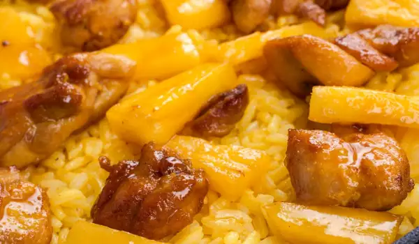 Пелао – свинско месо с ориз и ананас