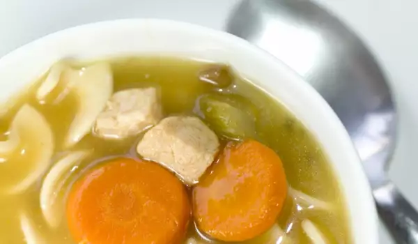 Супа със свински хапки и ротини