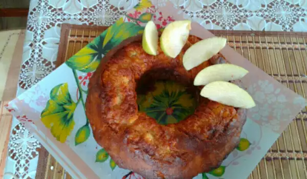 Сиропиран ябълков кекс