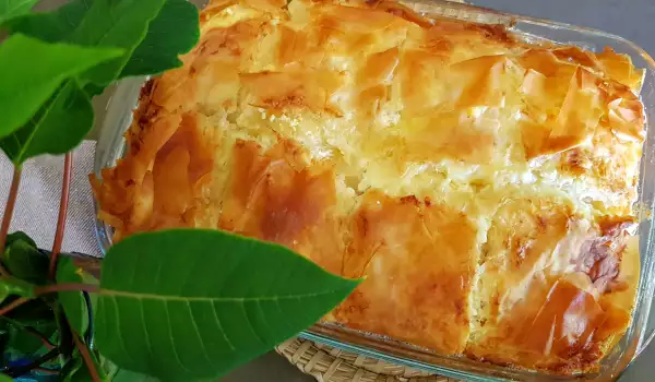 Баница със сирене, кисело мляко и масло