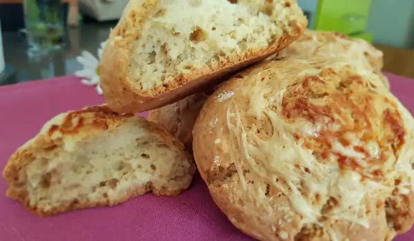 Содени хлебчета със сметана