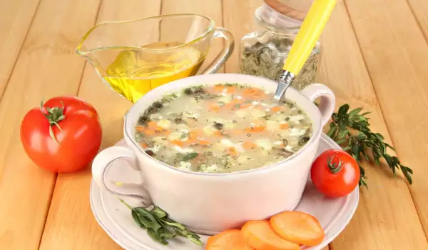 Зеленчукова супа с фасул, фиде и кашкавал