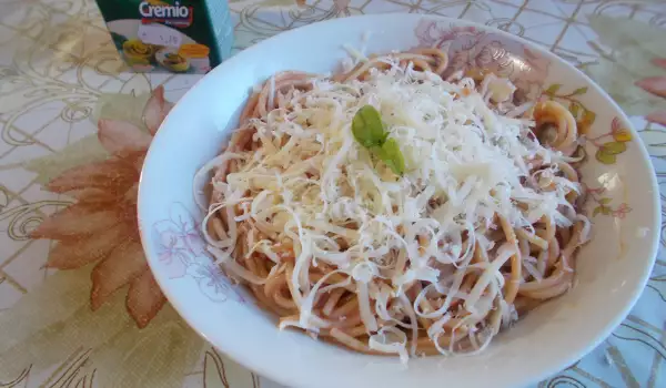 Пържени спагети с готварска сметана