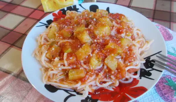 Спагети с тиквички и домати