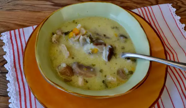 Супа от свинско месо и гъби