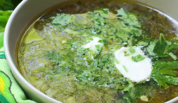 Зелена супа с картофи