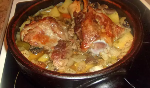 Свинскo с картофи в глинено гърне