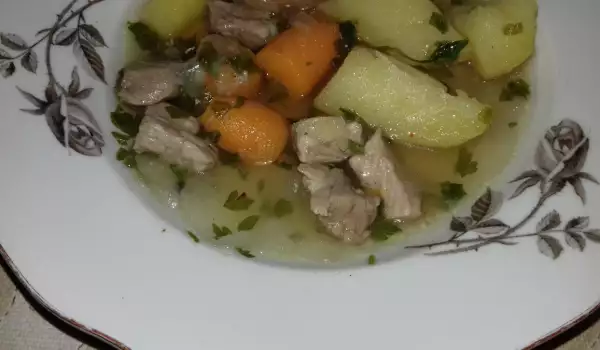 Селска супа със свинска глава