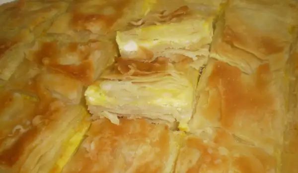 Теглена баница-бюрек с яйца и сирене