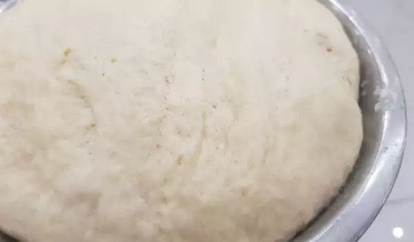 Пухкаво тесто с водка