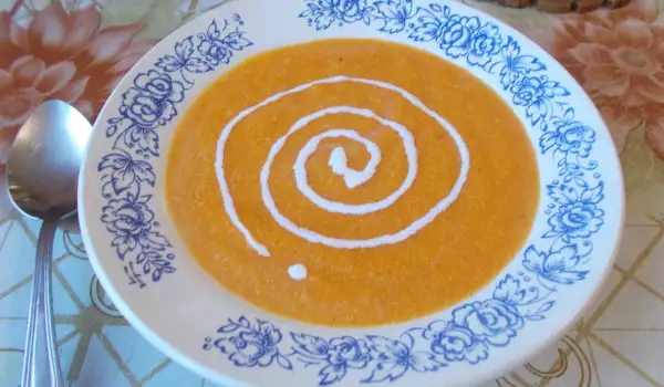 Пасирана тиквена супа с картофи