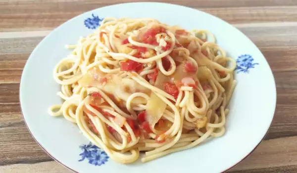 Постни спагети със зеленчуков сос
