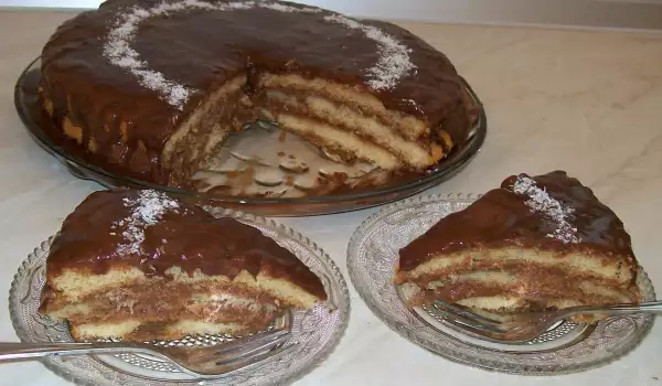 Сиропирана шоколадова торта с банан