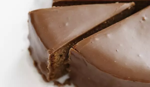 Вкусна шоколадова торта