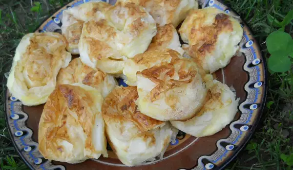 Македонски банички с яйца и сирене