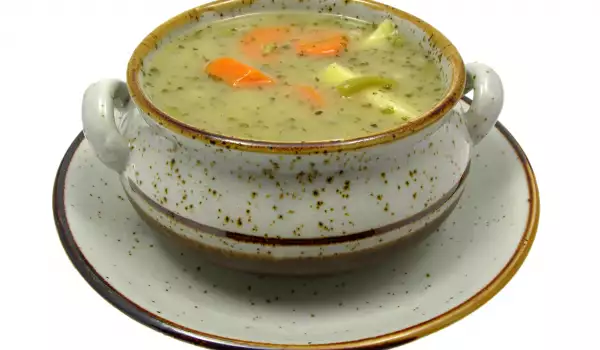 Пролетна супа с киселец и картофи