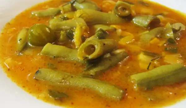 Супа от зелена бакла с чесън