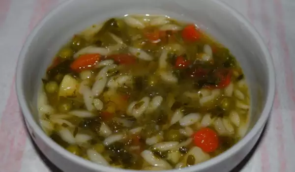 Зеленчукова супа с орзо и спанак