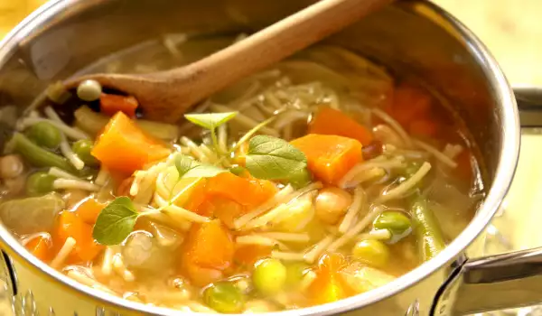 Зеленчукова супа с кълнове