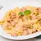 Макарони с кренвирши по московски