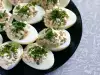 Пълнени яйца с бекон и босилек
